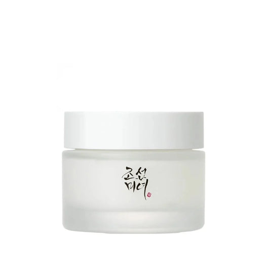 Pot en plastique matte de la crème BEAUTY OF JOSEON Dinasty Cream sur fond blanc.